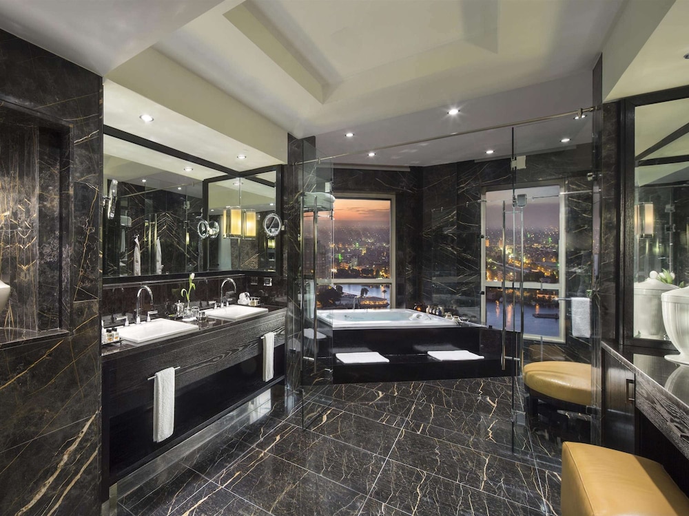 Fairmont Nile City 17