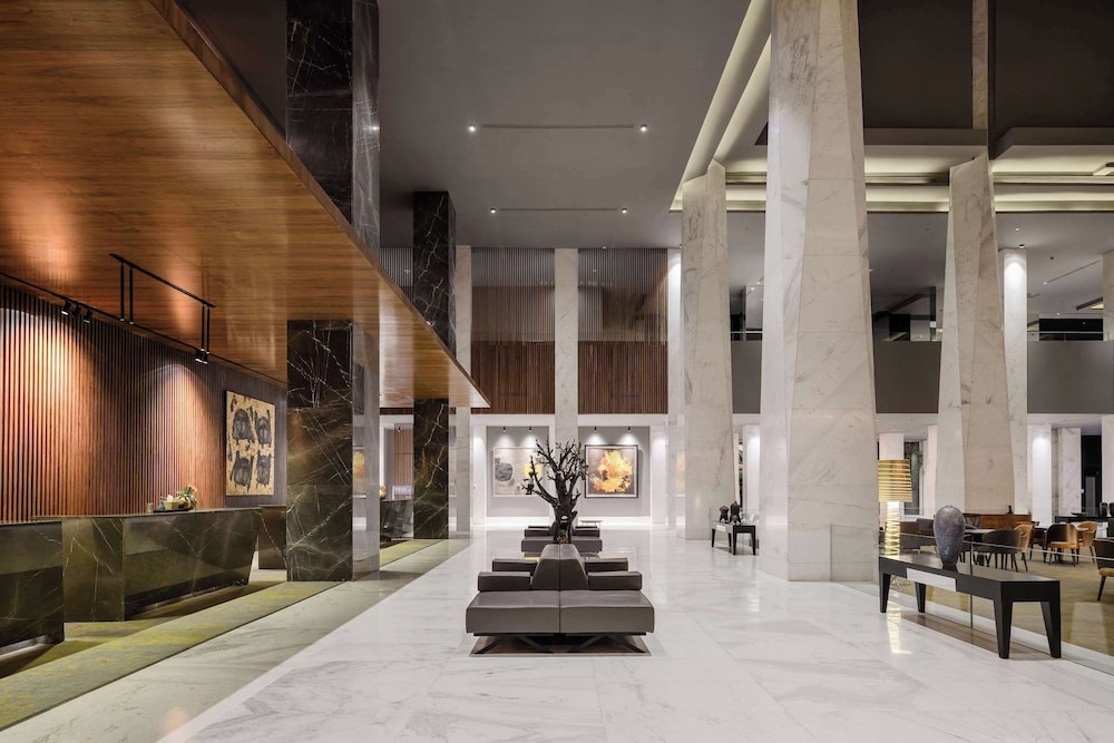 Dusit Thani LakeView Cairo 5