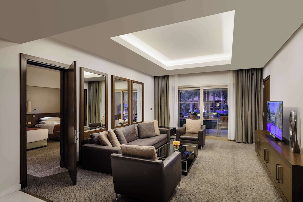 Dusit Thani LakeView Cairo 22
