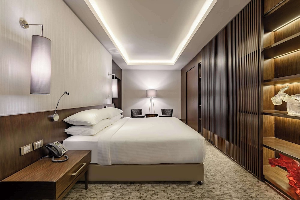 Dusit Thani LakeView Cairo 20