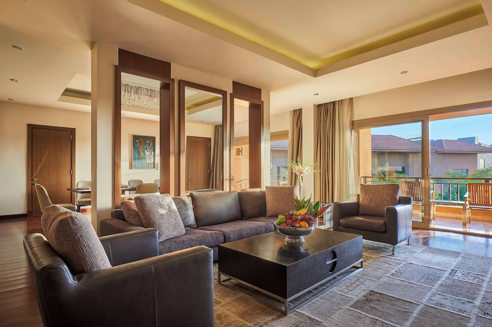 Dusit Thani LakeView Cairo 23