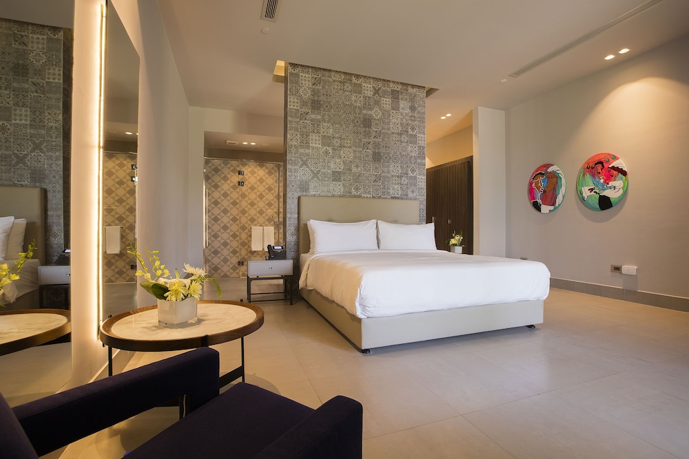 Dusit Thani LakeView Cairo 13
