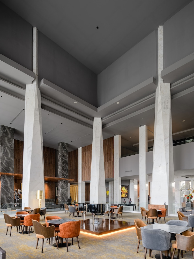 Dusit Thani LakeView Cairo 3