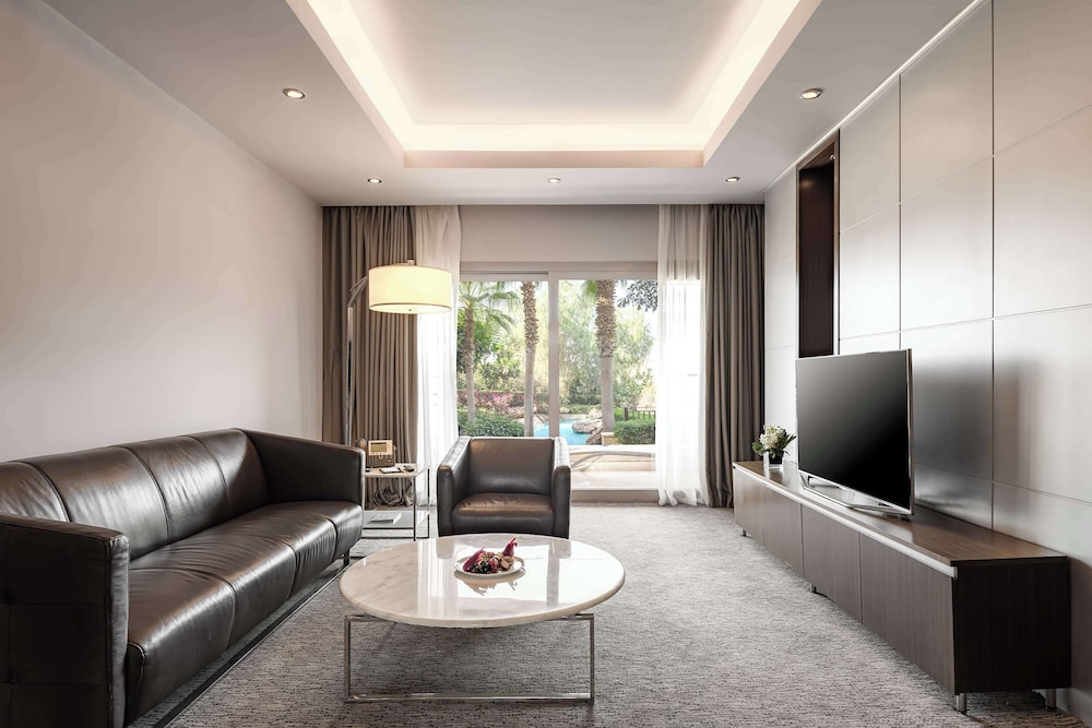 Dusit Thani LakeView Cairo 24
