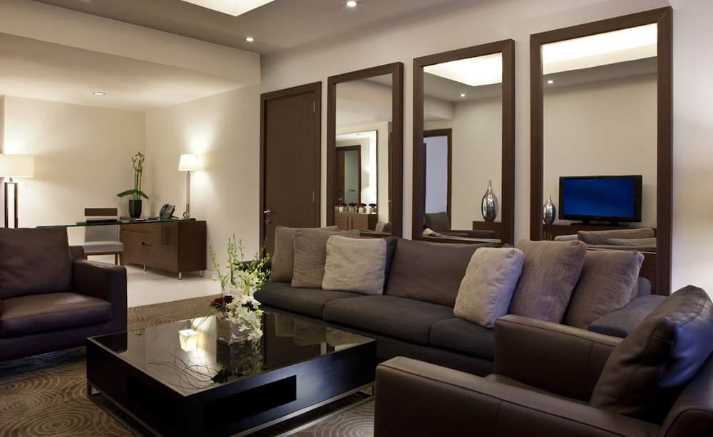 Dusit Thani LakeView Cairo 12