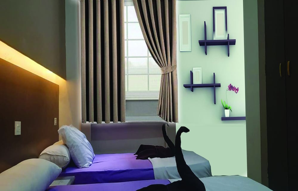 Emerald Hotel 12