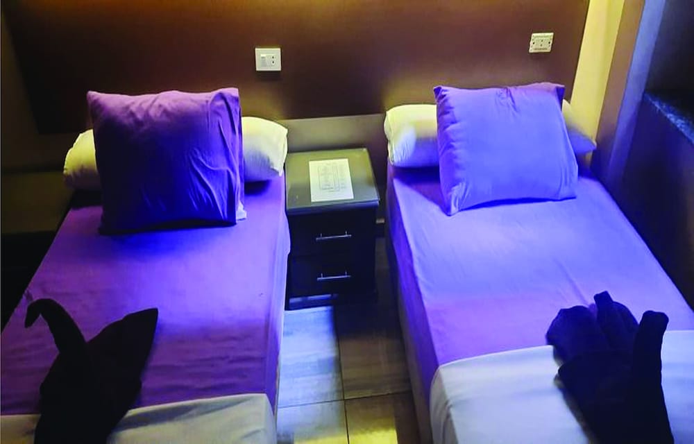 Emerald Hotel 13