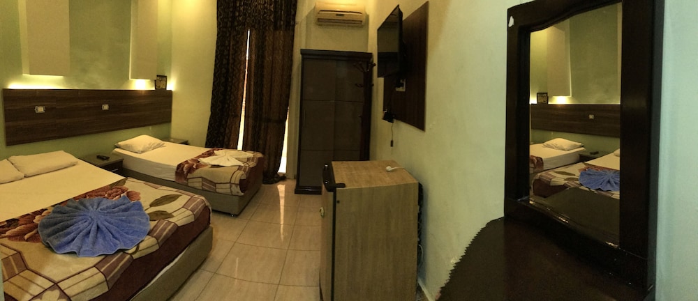 Emerald Hotel 6