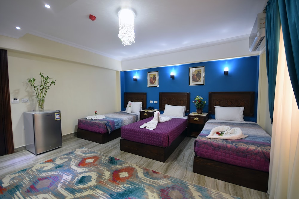 Amin Hotel 24