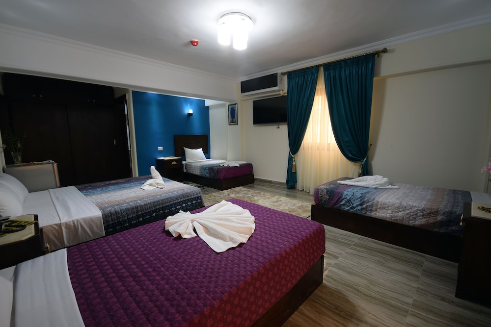Amin Hotel 22