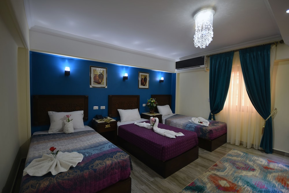 Amin Hotel 23