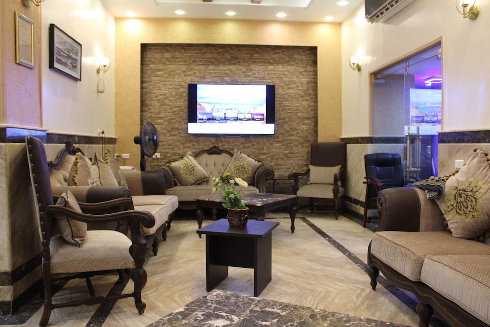 Amin Hotel 8