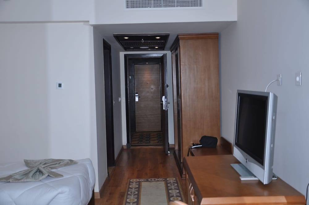 Cleopatra Hotel 18