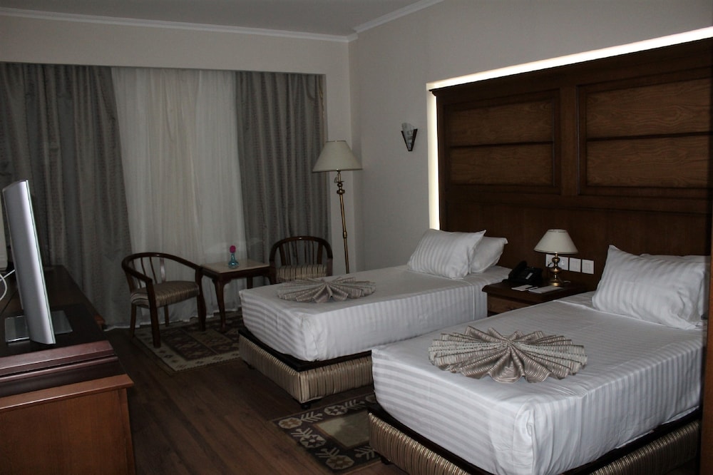 Cleopatra Hotel 12