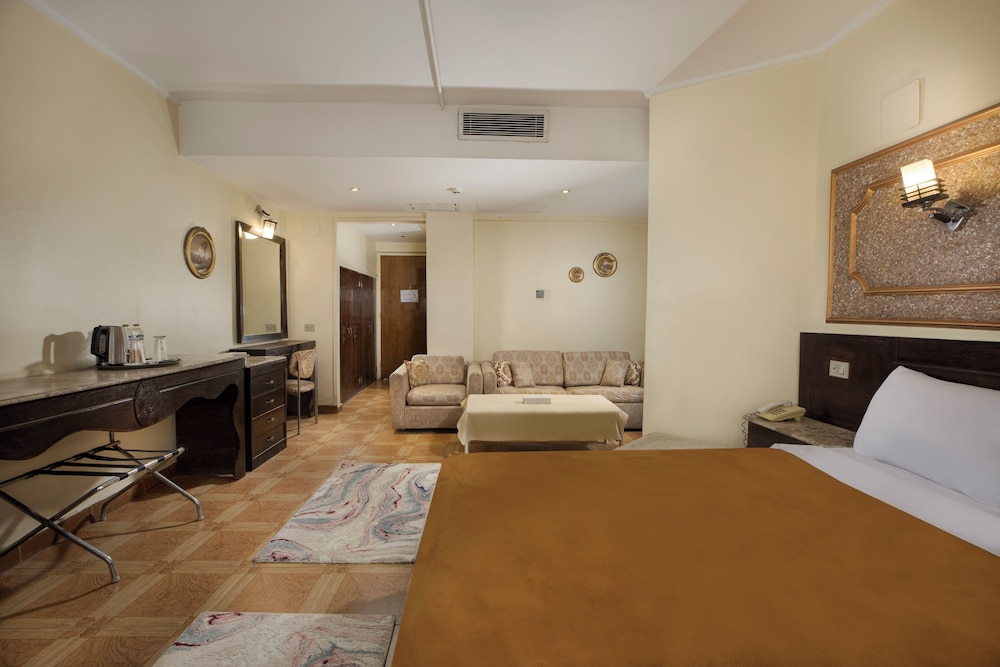 Kanzy Hotel 12
