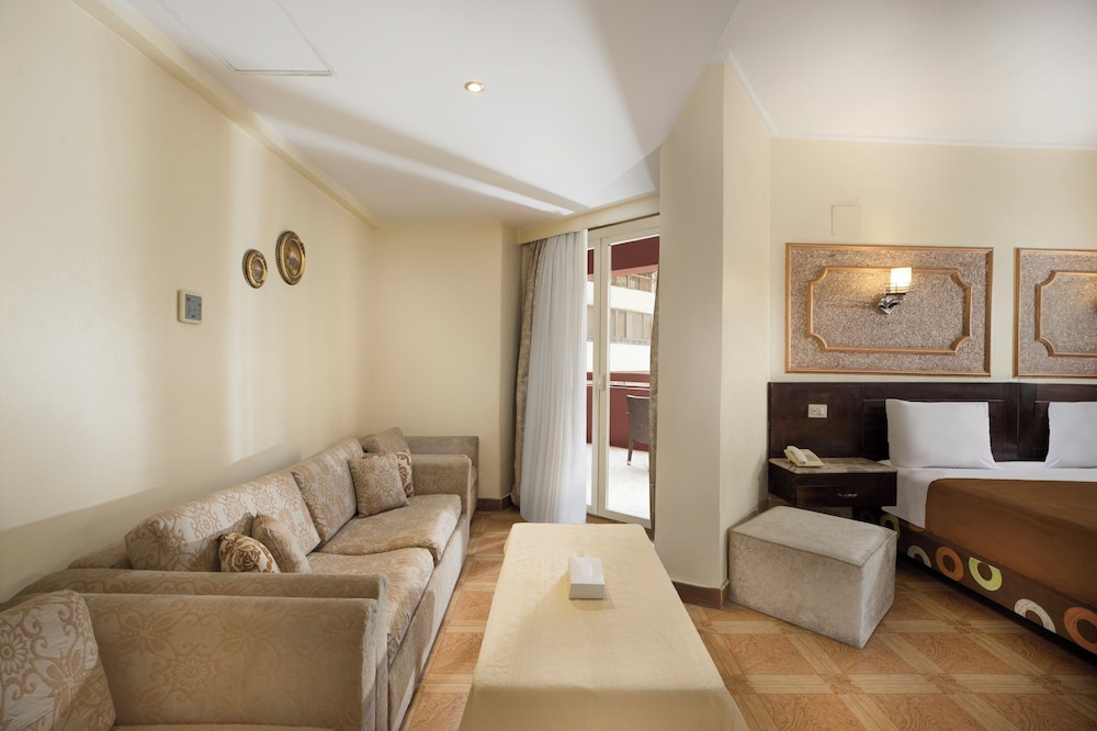 Kanzy Hotel 18