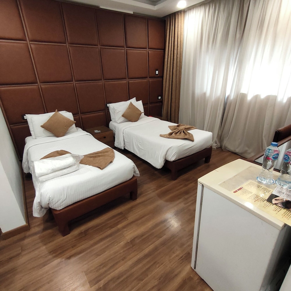 Pearl Hotel 5