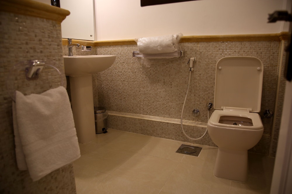 Pearl Hotel 4