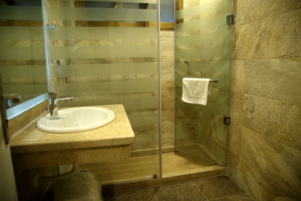 Pearl Hotel 14