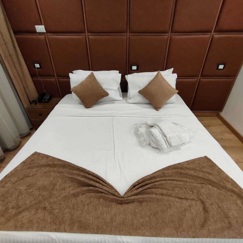 Pearl Hotel 8