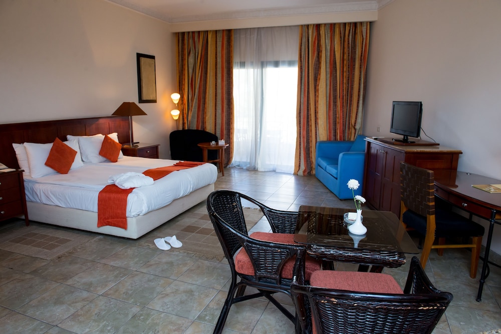 Swiss Inn Plaza Hotel 10
