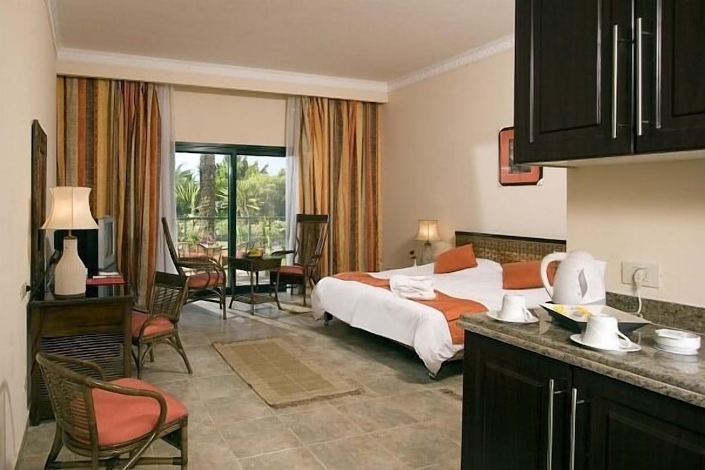 Swiss Inn Plaza Hotel 5