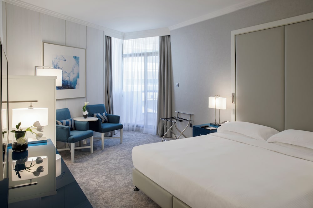 Beach Rotana 15