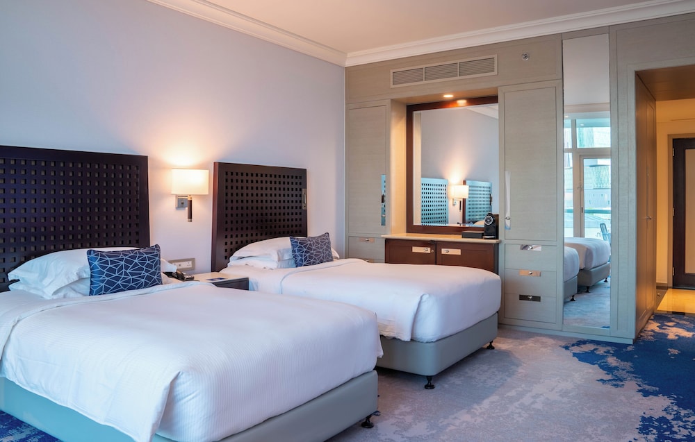 Beach Rotana 7