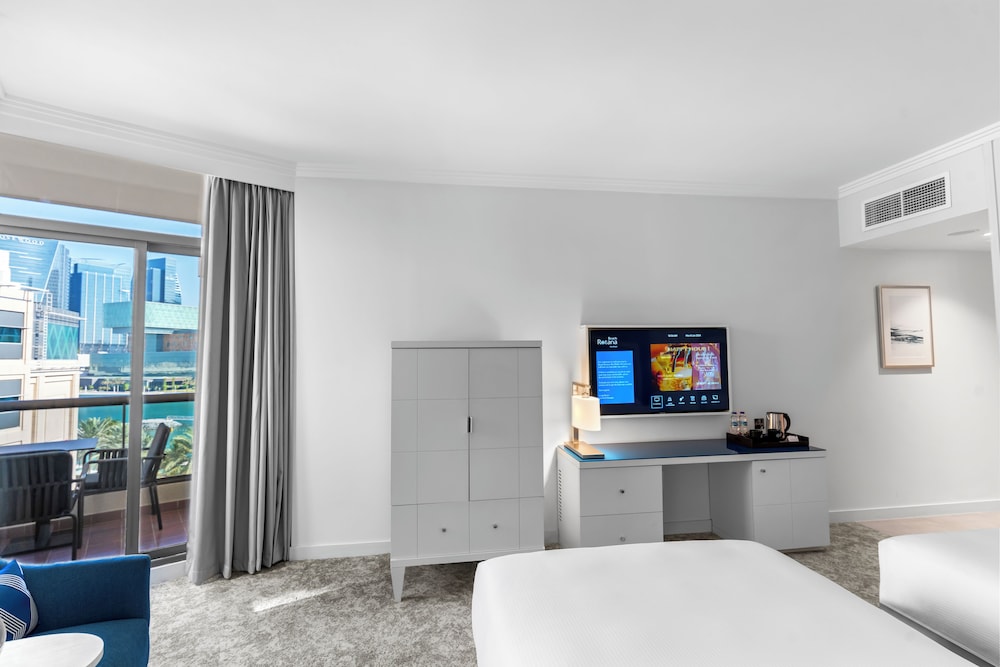 Beach Rotana 14