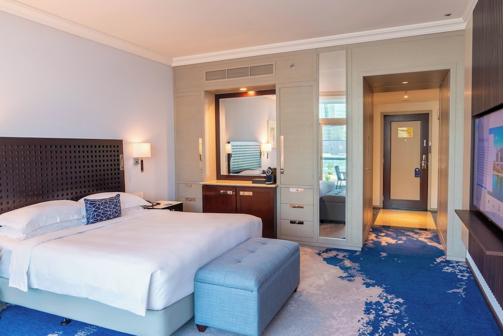Beach Rotana 9