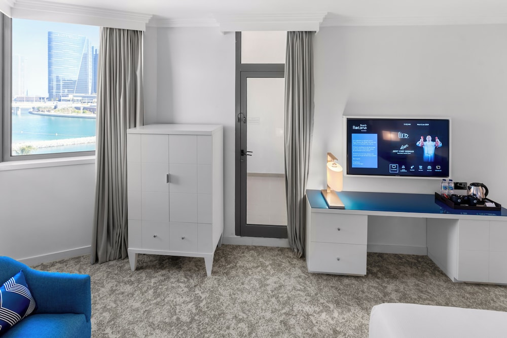 Beach Rotana 12