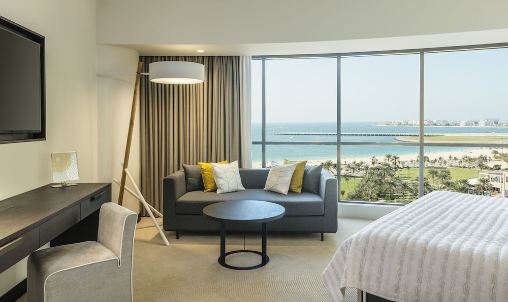 Le Royal Meridien Beach Resort & Spa 12