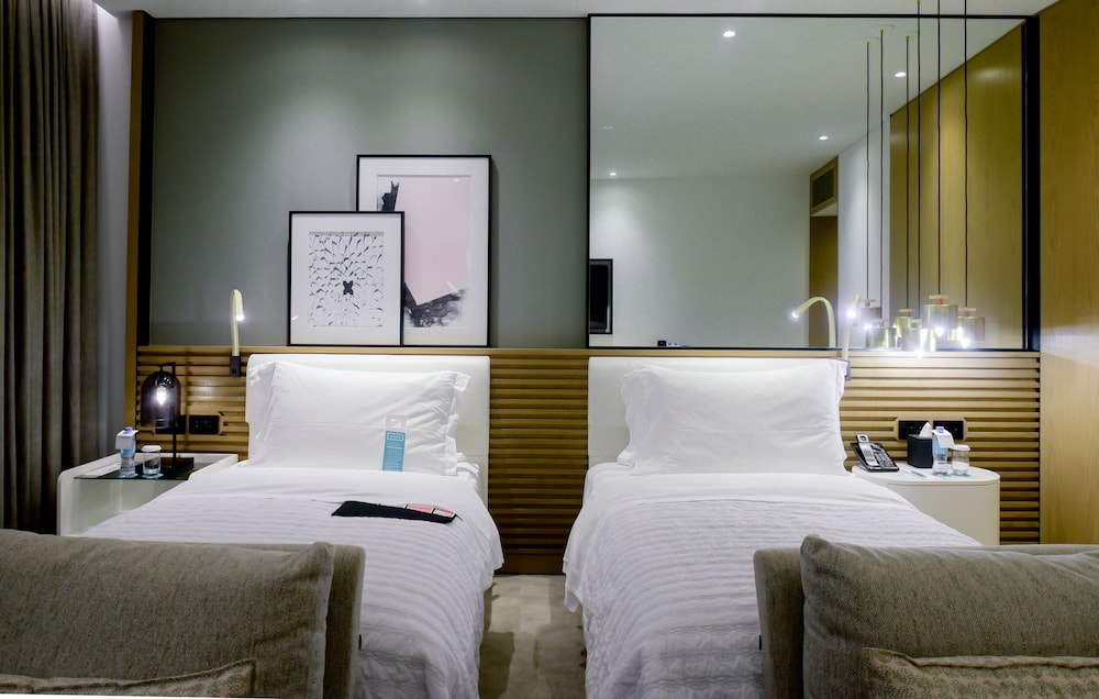 Le Royal Meridien Beach Resort & Spa 18