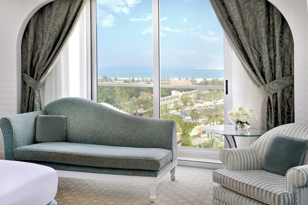 Al Habtoor Grand Resort, Autograph Collection 21