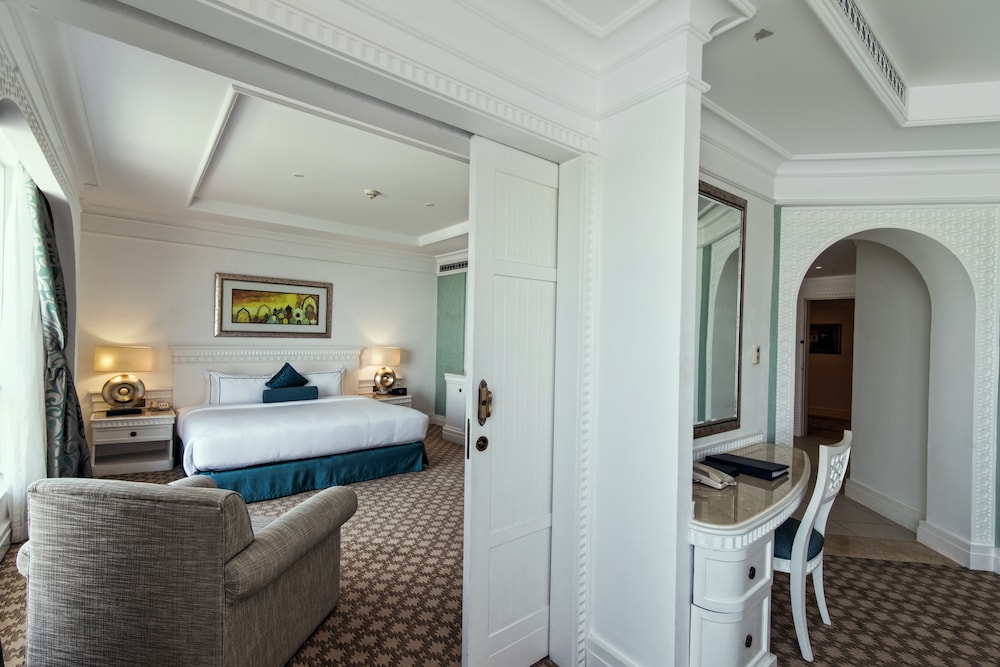 Al Habtoor Grand Resort, Autograph Collection 16