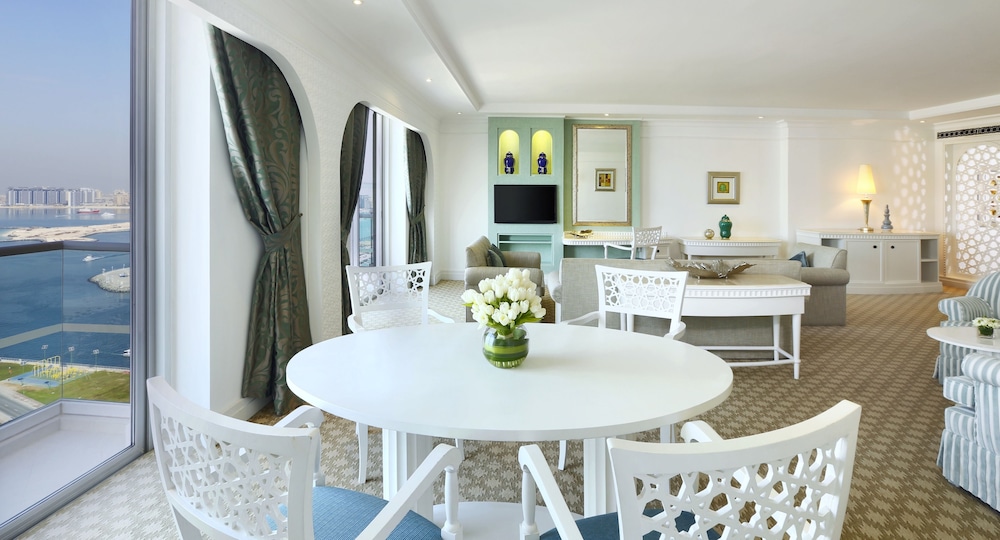 Al Habtoor Grand Resort, Autograph Collection 7