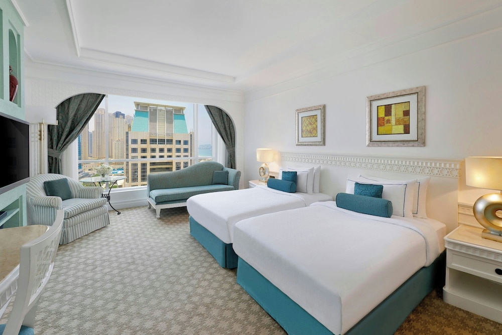 Al Habtoor Grand Resort, Autograph Collection 22