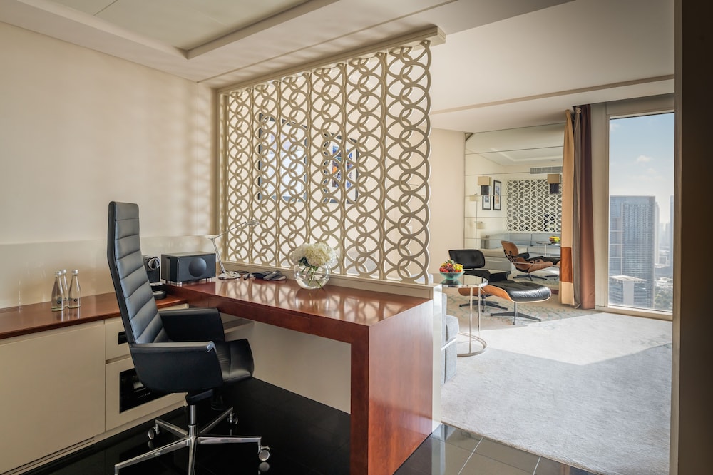Jumeirah Emirates Towers 20