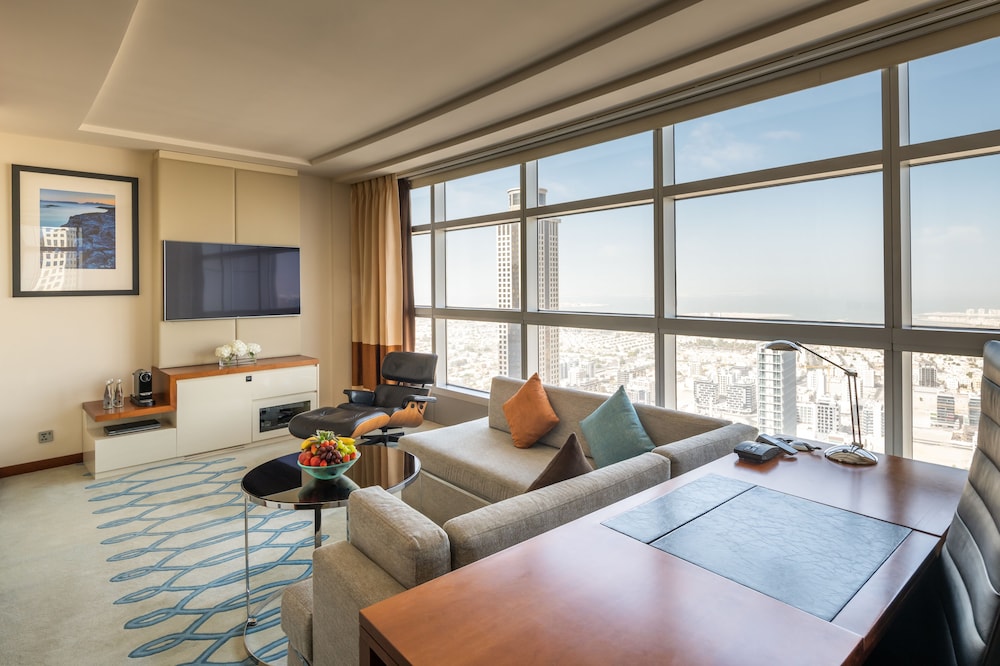 Jumeirah Emirates Towers 18