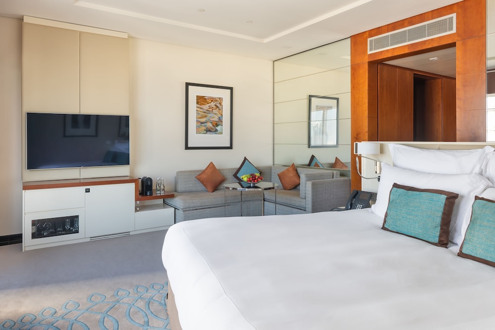 Jumeirah Emirates Towers 22