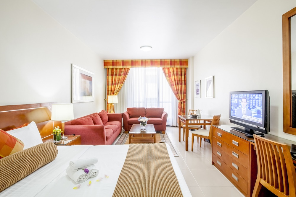 Golden Sands Hotel Apartments 14