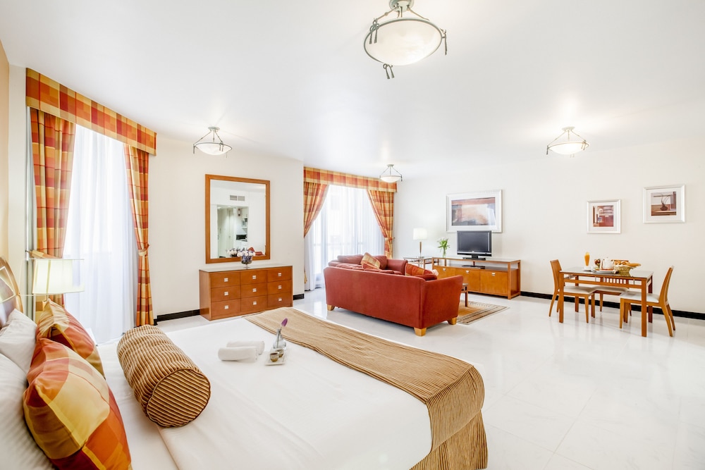 Golden Sands Hotel Apartments 12