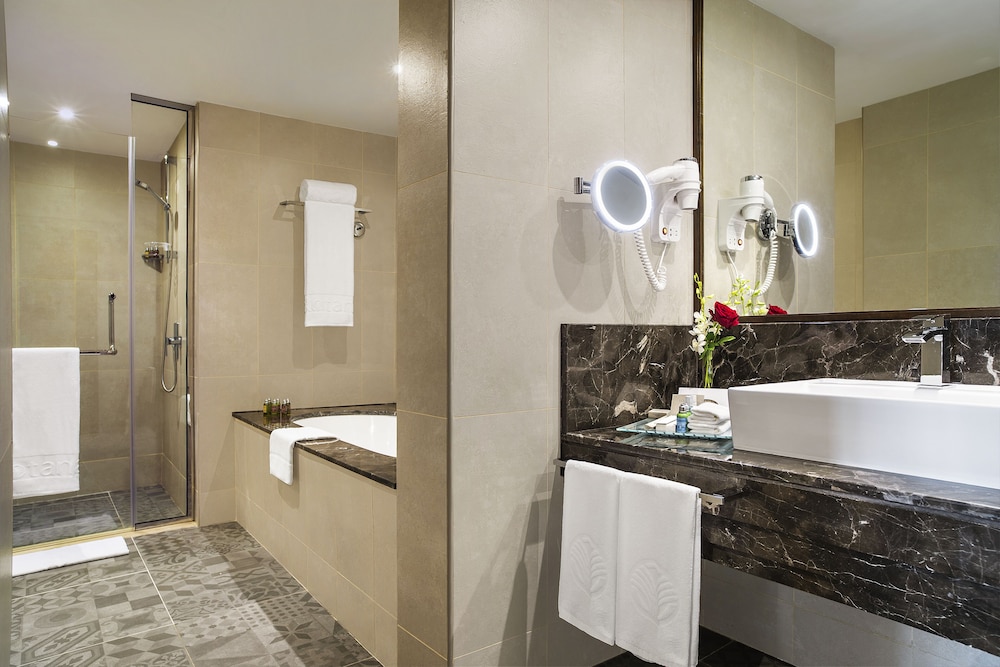 Jumeira Rotana 22