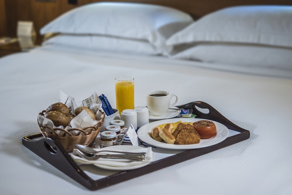 Jumeira Rotana 4