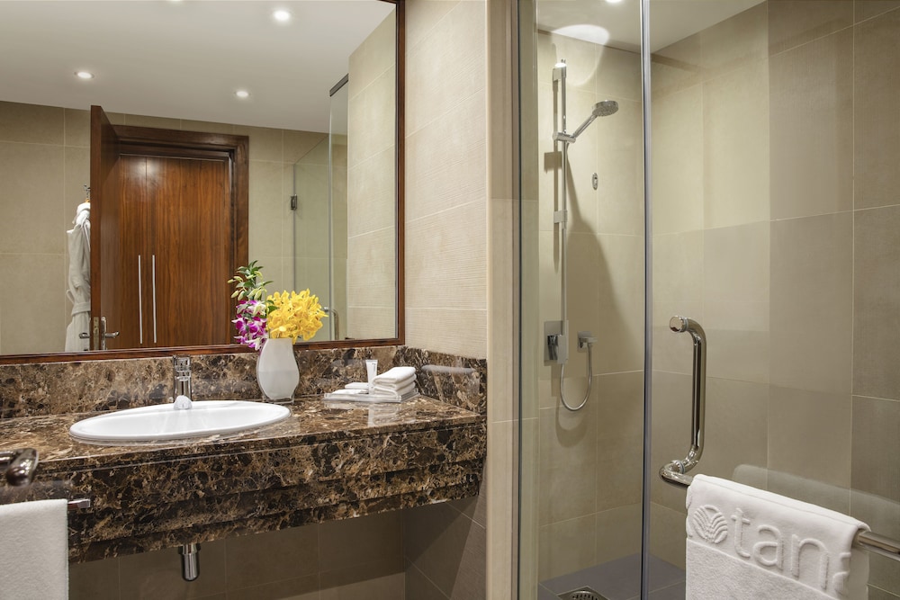 Jumeira Rotana 24