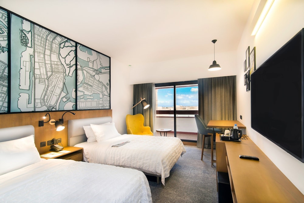 Le Meridien Abu Dhabi 11