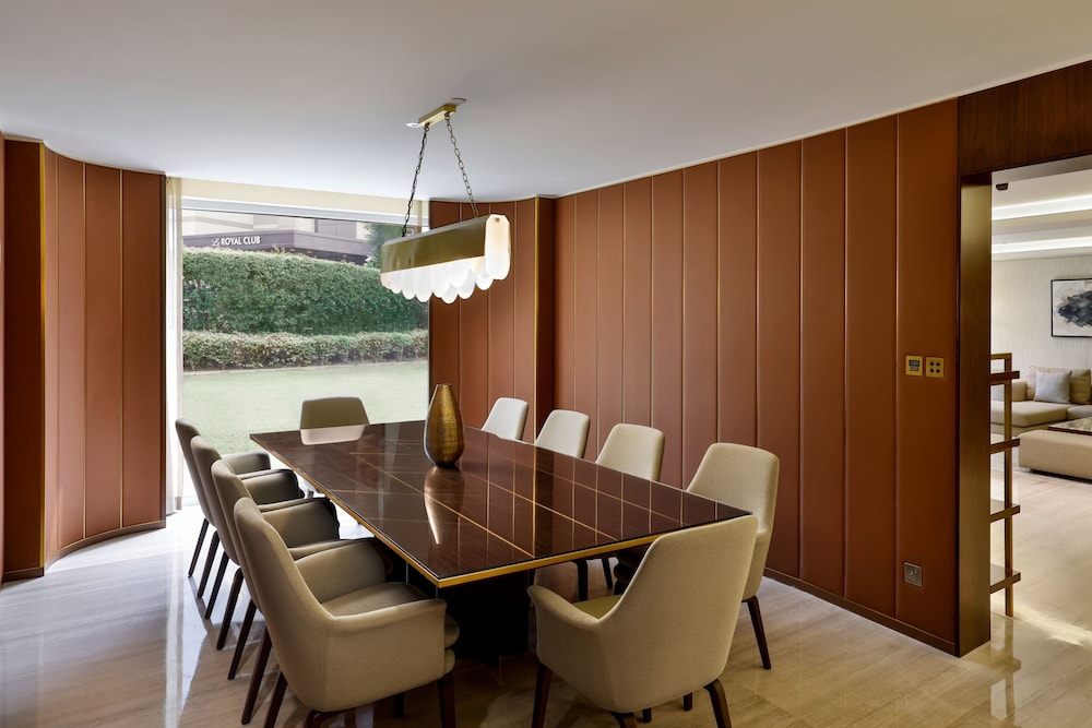 Le Meridien Dubai Hotel & Conference Centre 8