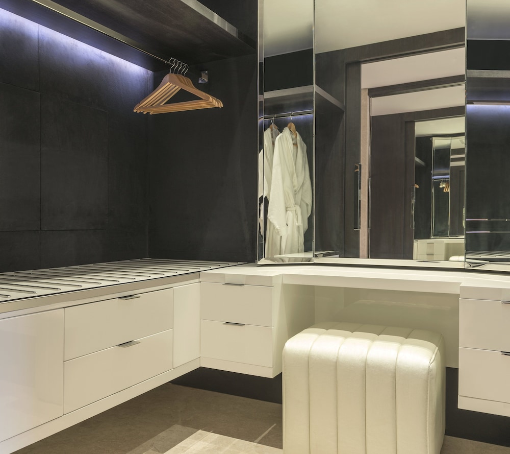 Le Meridien Dubai Hotel & Conference Centre 5