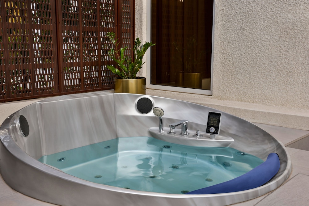 Le Meridien Dubai Hotel & Conference Centre 20