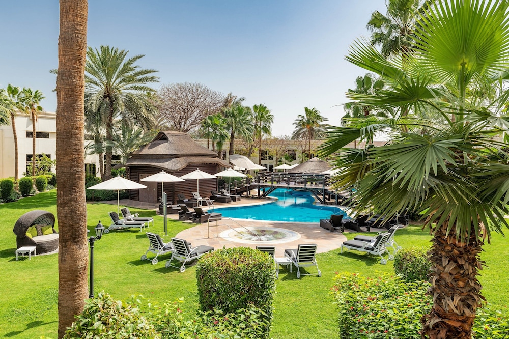 Le Meridien Dubai Hotel & Conference Centre 1